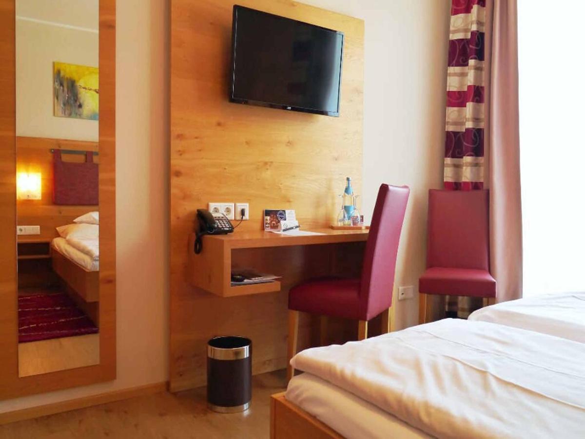 Da'Sporrer Hotel & Wirtshaus Нойнбург форм Валд Екстериор снимка