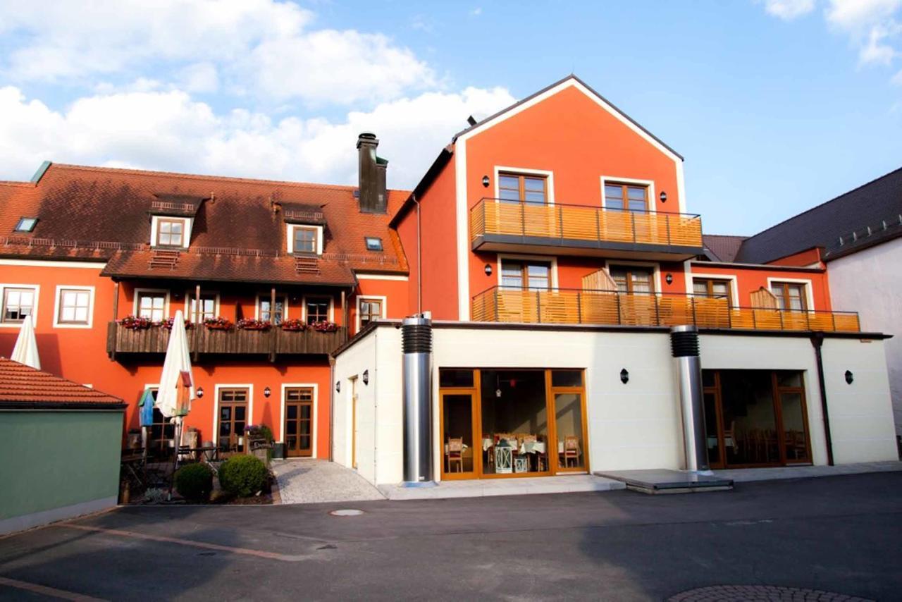 Da'Sporrer Hotel & Wirtshaus Нойнбург форм Валд Екстериор снимка